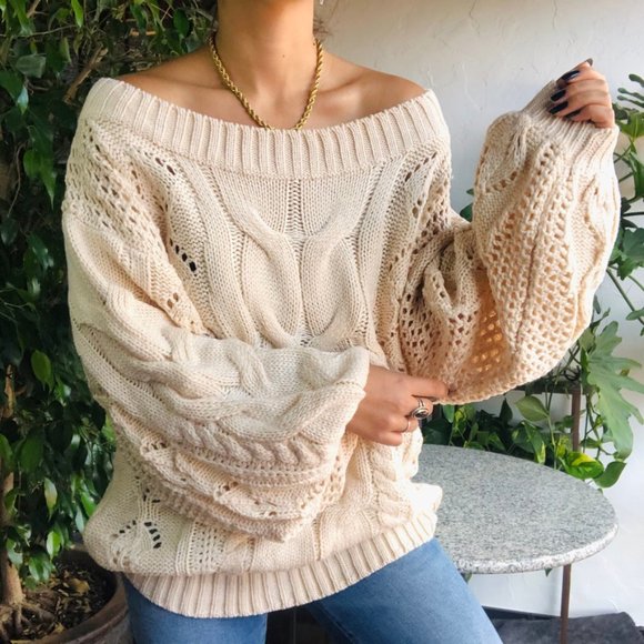 🏷 Sold | White Chunky Cable Knit Sweater - Picture 5 of 9